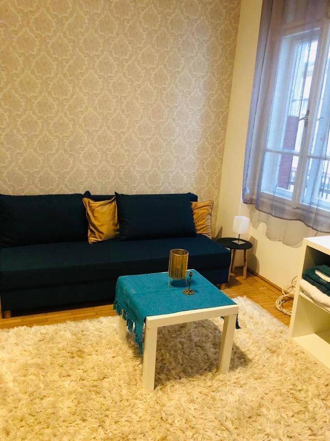 Butterfly Free Parking At Riverside Apartman Budapest